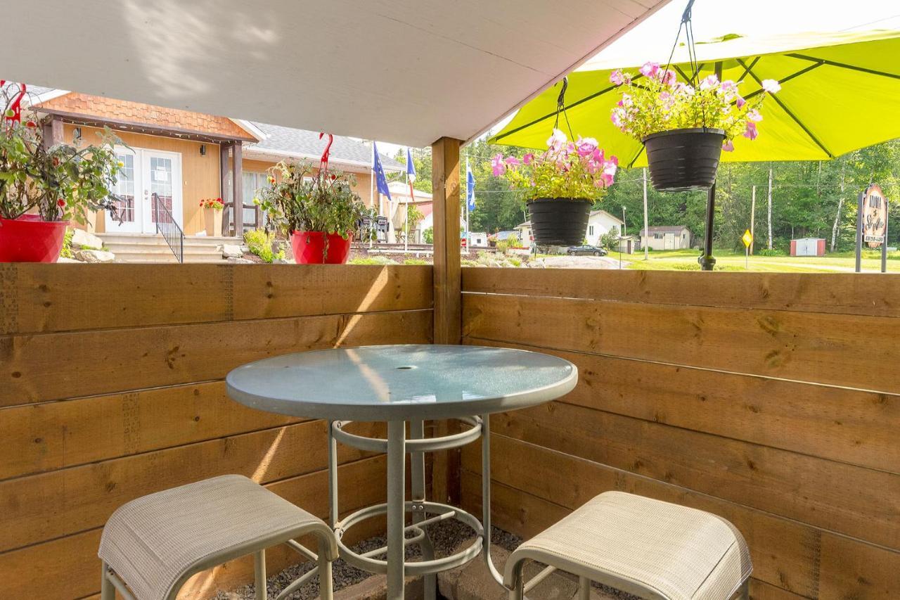 Le Saint Alex Motel Exterior foto